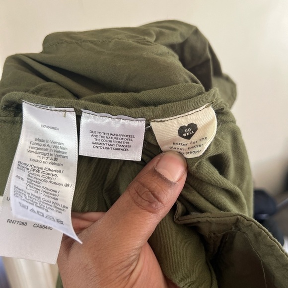 Women’s xsmall Madewell cotton shorts with pockets, Hunter green - Picture 4 of 5